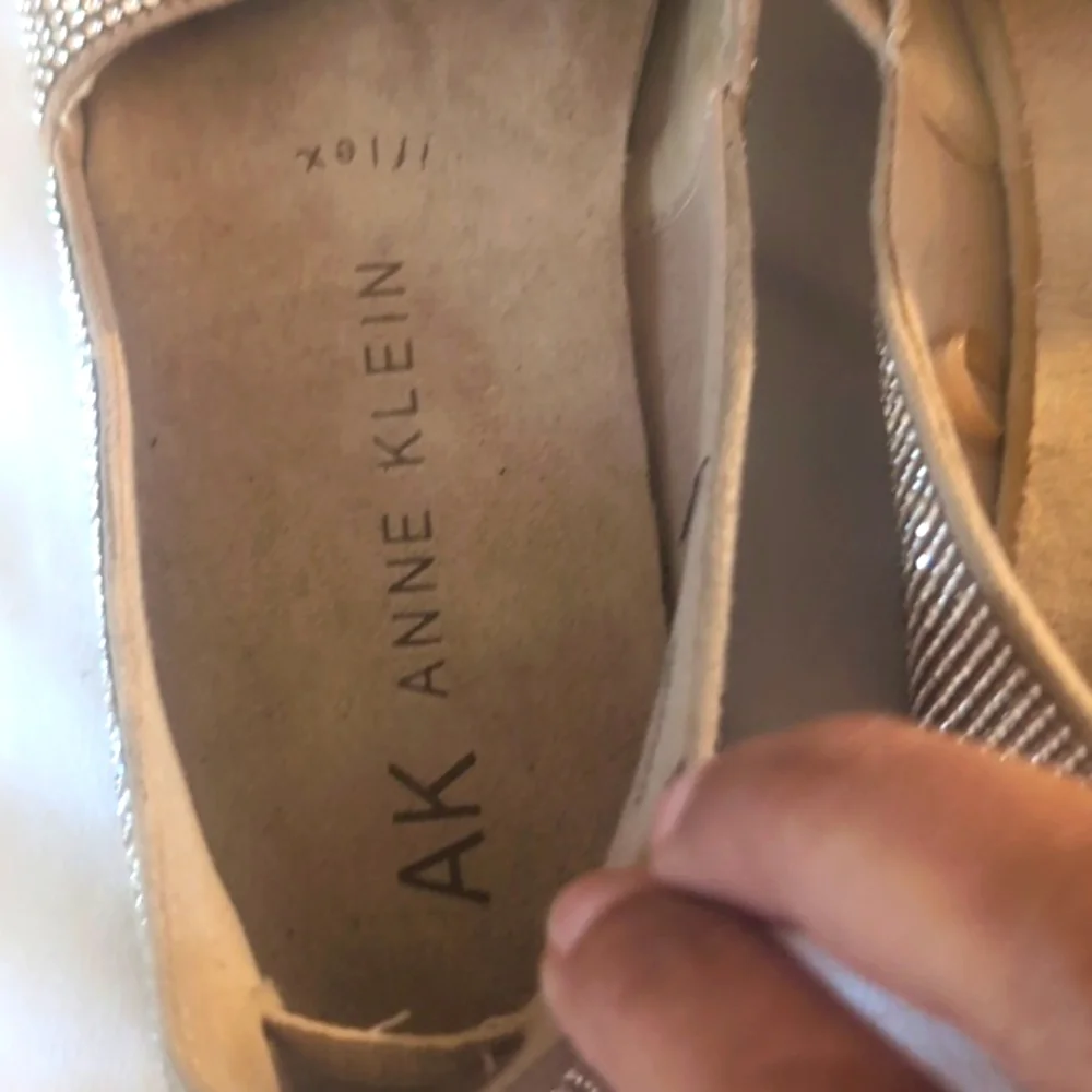Anne Klein Women Flat Silver Slip-On Textile Elastic Glitter Size 8M